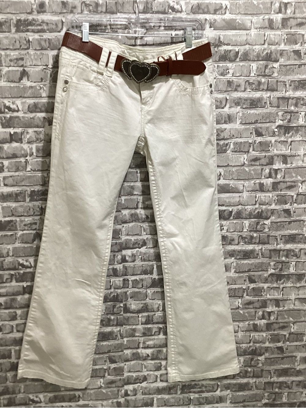 Wallflower Ivory White Flare Jeans with Ornate Back Flap Pockets Sz 9, Womens 6